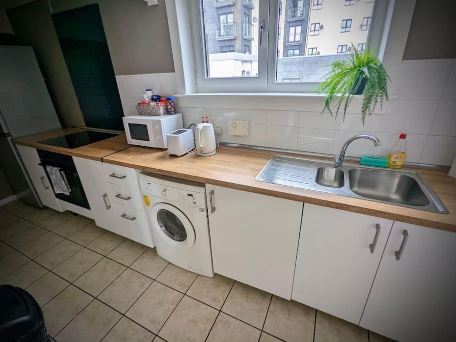 Cosy 2-Bedroom House In Leith Эдинбург Экстерьер фото